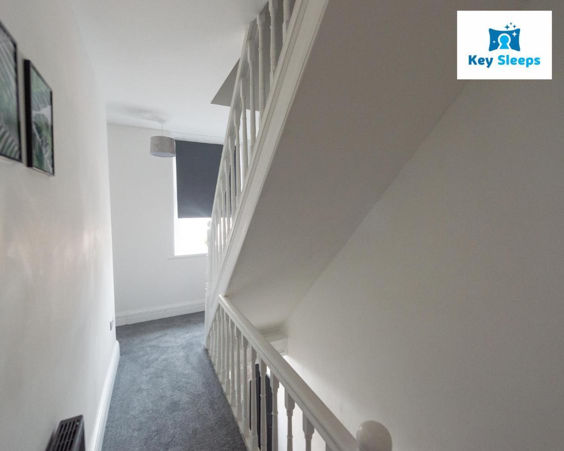 Five Bedroom Spacious Modern House By Keysleeps Short Lets Workington Lake District Beach Buitenkant foto